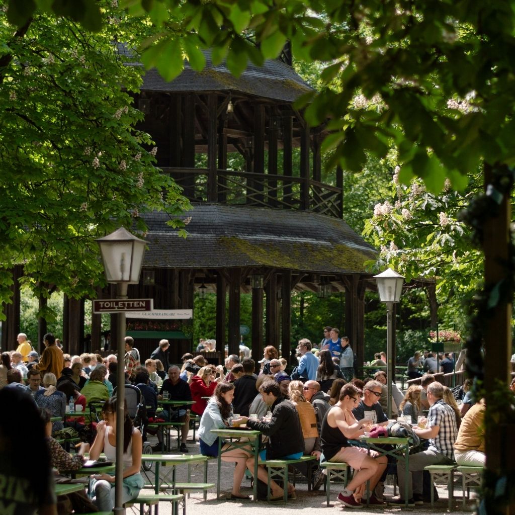 Beer garden at Chinesischer Turm