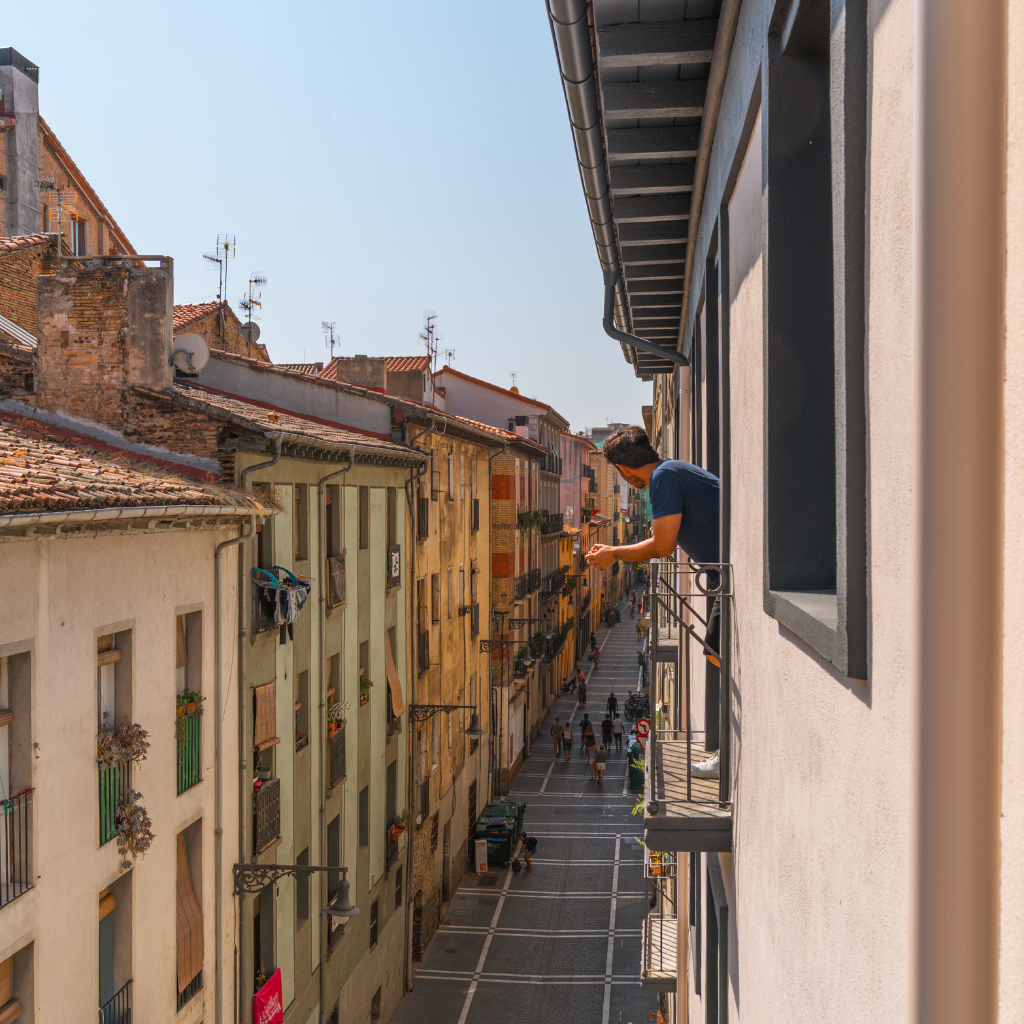 Limehome apartment Pamplona near Taconera Gardens
